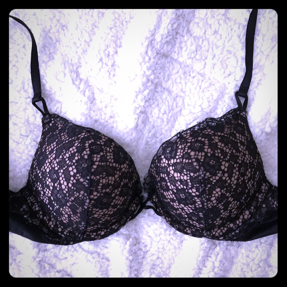 VS Bombshell Add 2 cup size Pushup Bra - Lace